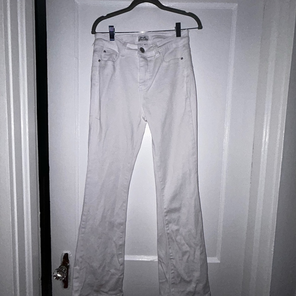 Women's White bootcut Jeans size 6 inseam 30” rise 10”